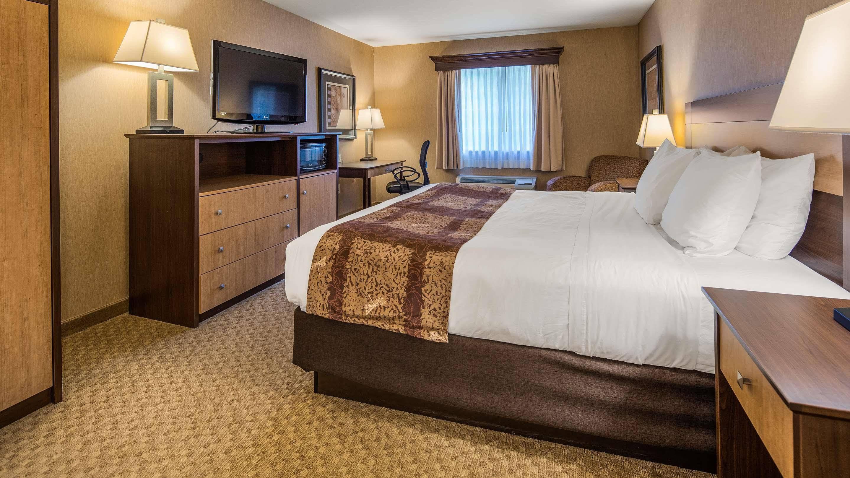 Hotel & 4*
